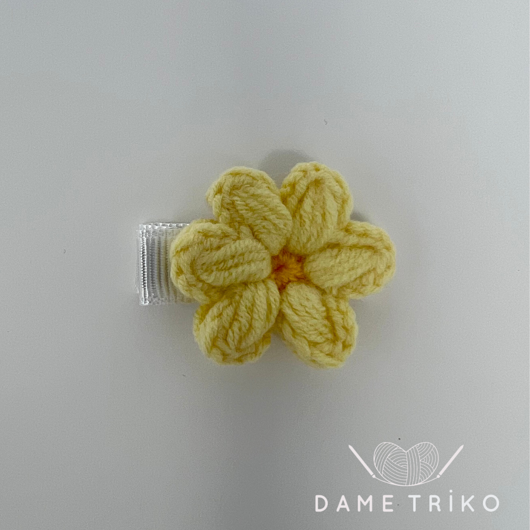 Mini Daisy Hair Clip